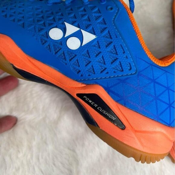 Woman’s YONEX badminton non marking/skidding court shoes. Size 9. Excellent cond - Picture 10 of 10